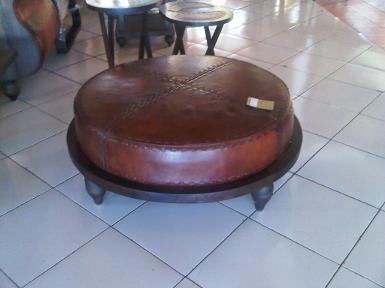 Leather Stool code CH001A ที่นั่งไม้สัก บุหนังแท้ D: 1m.